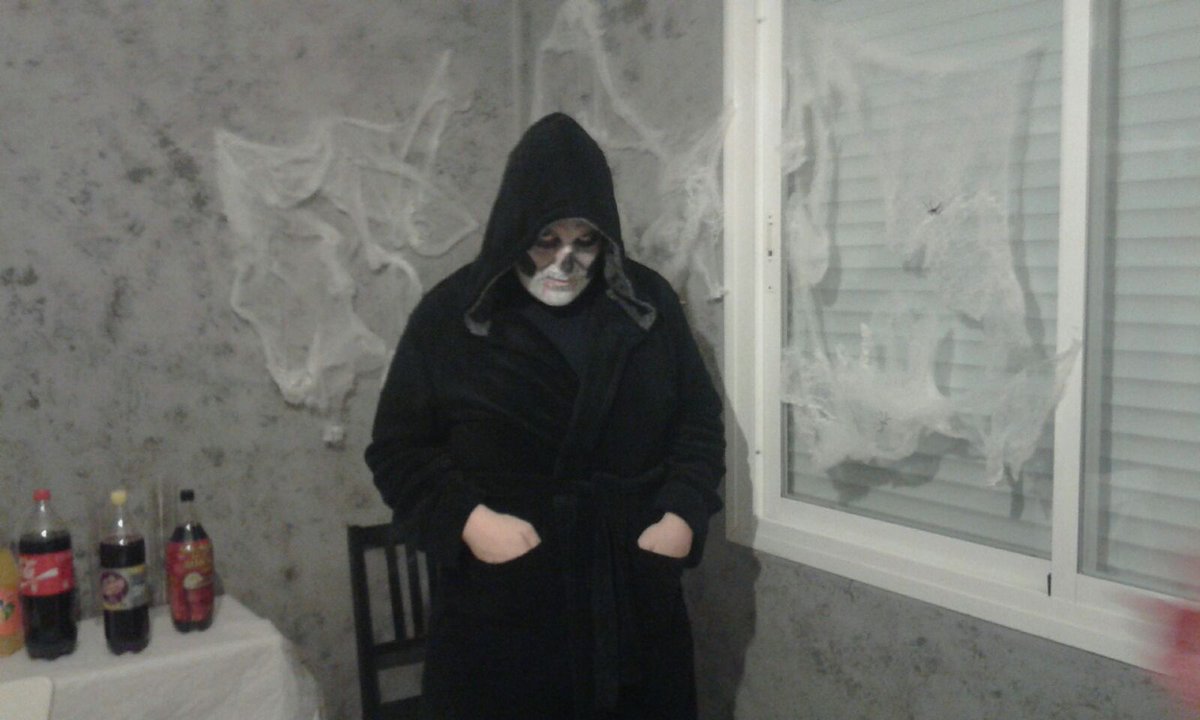 DaNieLCS91's tweet photo. #zapeando485 #Halloween https://t.co/y8GfsDvVt7