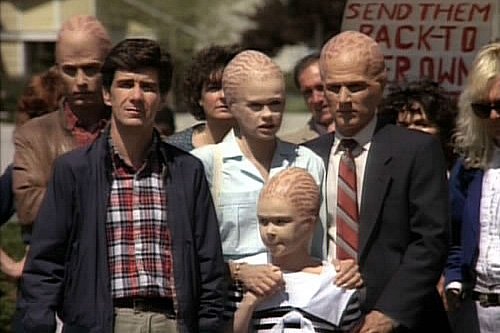10/28: Happy 38th Birthday 2 actress/lawyer Lauren Woodland! Fave=Alien Nation+Y&R soap!  