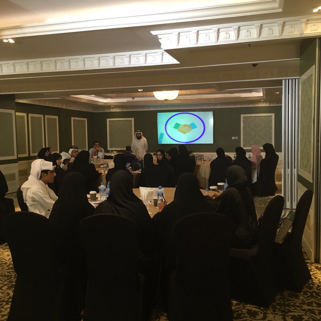 TomohQatar's tweet photo. المبدع عبدالله البوعينين يقدم ورشة تحفيزية، يراجع فيها أهم ماوصلت إليه فرق #سيار المتنافسة بعد أسبوعين من العمل #قطر https://t.co/WIgGDpuMLc
