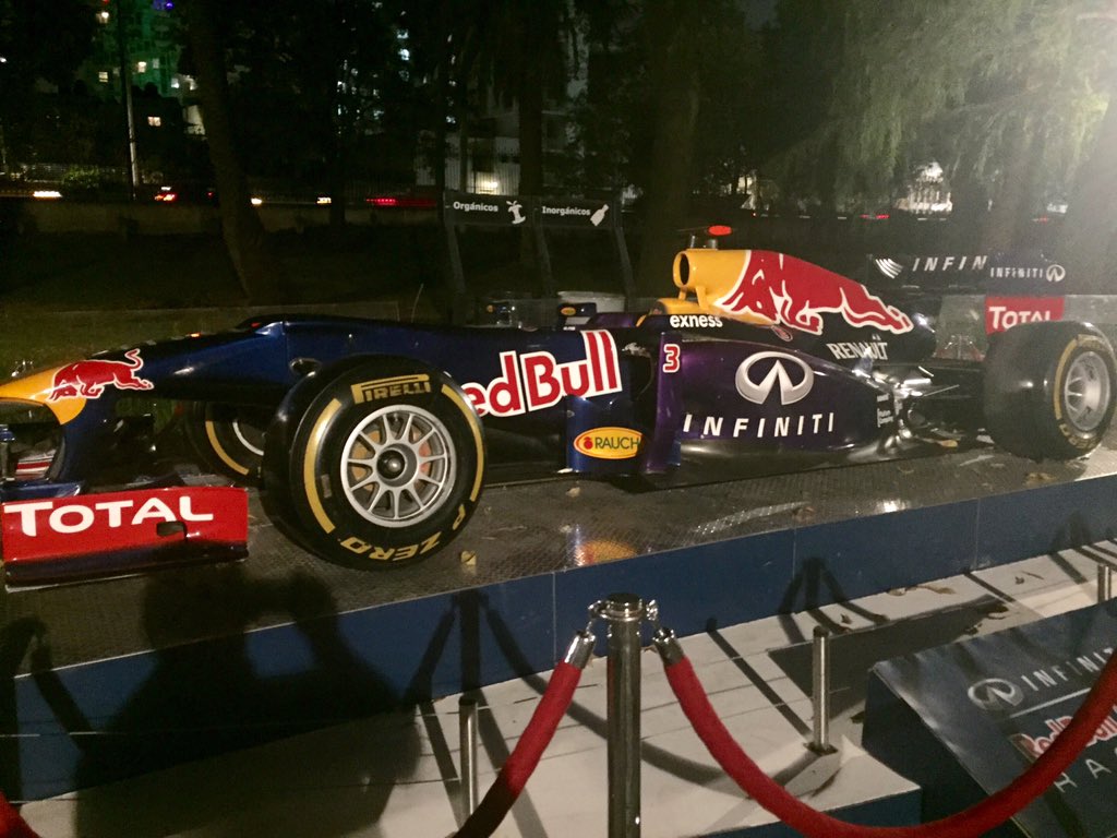 FoodtrucksDF's tweet photo. Lo que se Vivió en la #F1FanZoneCDMX Las Actividades Fueron Imparable!! Aún hasta la noche siguieron!! Saludos a to2 https://t.co/REOzUL29Qa