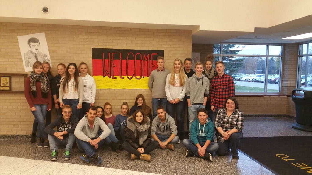 Frau_Larson's tweet photo. Loving our foreign friends. #golitch #GAPP https://t.co/J1piQ7Flq6