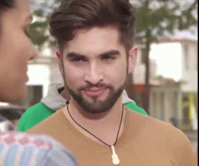 AliciaDrouinRz's tweet photo. #Conmigo de @GIRACKENDJI fait parti des 5 titres en lisse dans la catégorie "chanson francophone de l'année" #NMA https://t.co/iFyuw0xZFM