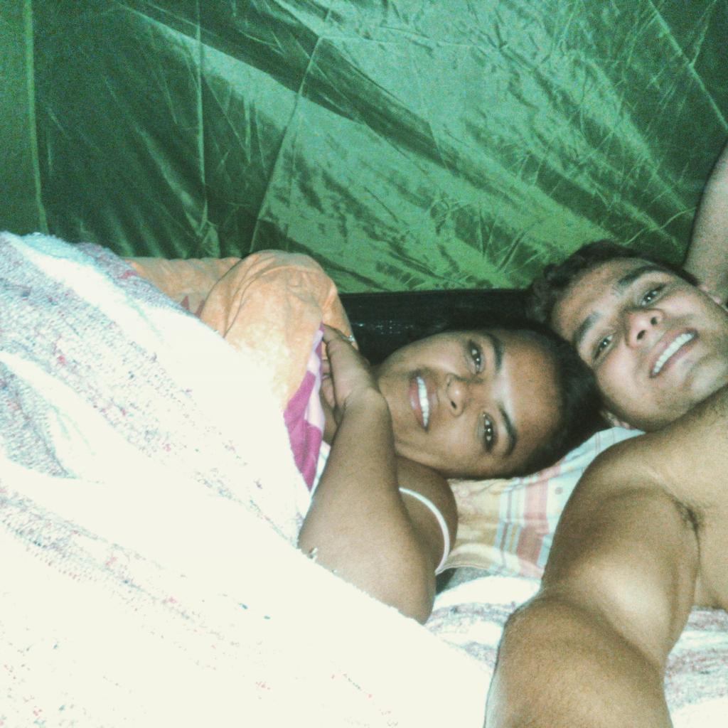 CrisOcampoR93's tweet photo. Que buena noche de camping con mi esposa linda https://t.co/qt8t0Bqlow