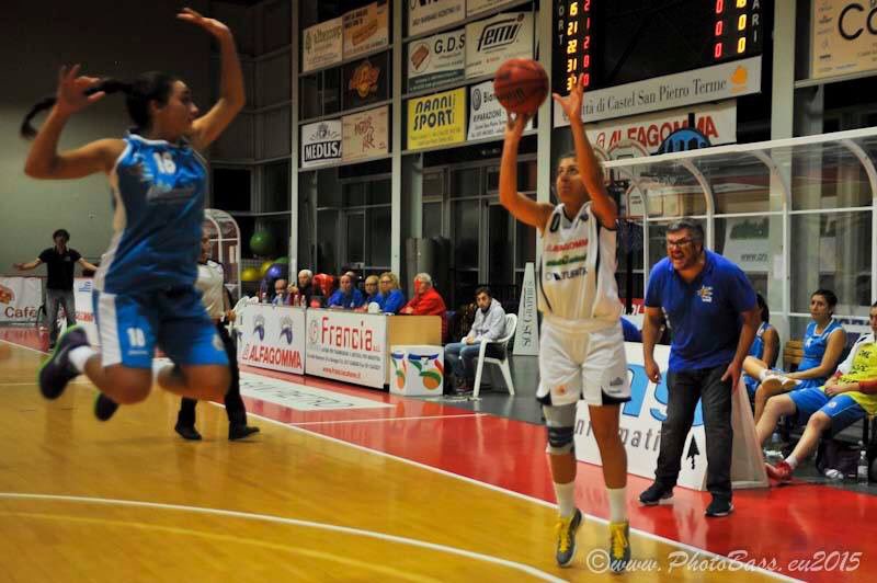 StellaPanella's tweet photo. Buona anche la quarta. #itsAkindofMagika #basketdonne https://t.co/by9UeeINV1