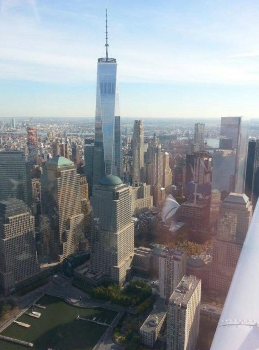 ShareAviation's tweet photo. #ShareAviator Andrew Zychek shared this awesome photo of flying the Hudson River on the feed #shareaviation #avgeek https://t.co/tHT7Jop0dB