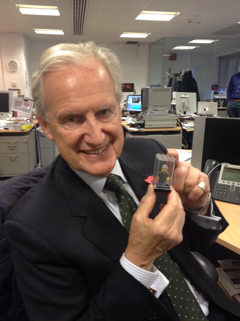The moment @BobWarmanITV finally came face to face with his own #Lego 😀! He seems pleased ! @ITVCentral @LEGO_Group