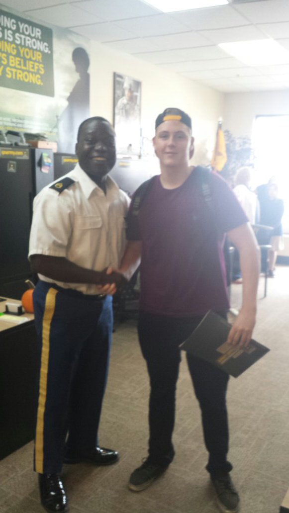 ArmyLakeCharles's tweet photo. Go PVT Ryan, make us Proud! https://t.co/QYuOLkYmN0