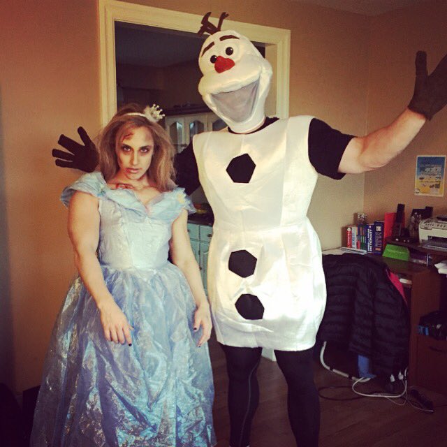 kristynejllybn's tweet photo. #halloween2015 #ElsaAndOlaf @OlafSnowman https://t.co/PvGfKUIk4H