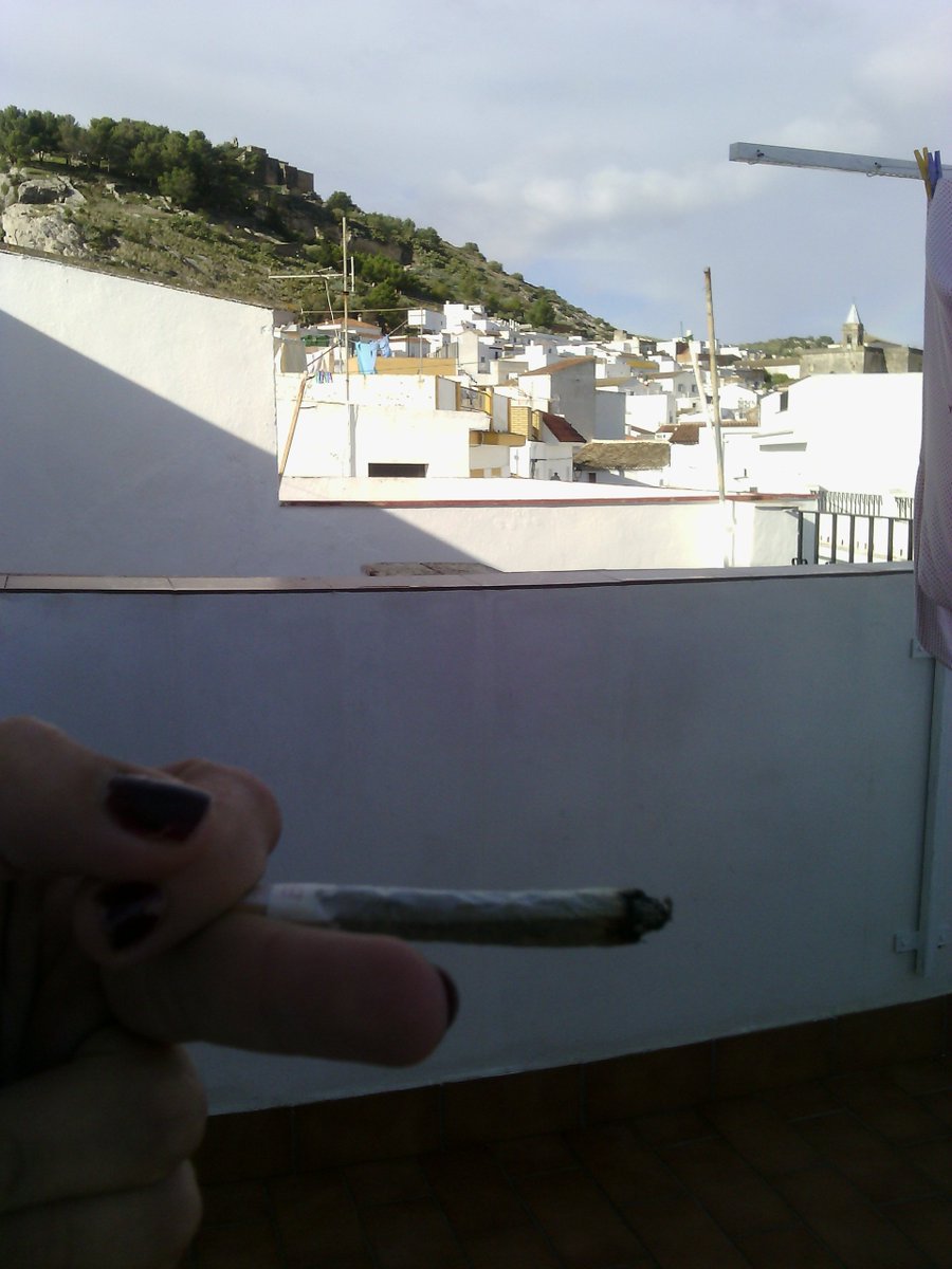 ferrerabohe's tweet photo. De los últimos humos. 8===  :/ https://t.co/CNnLqmNgah