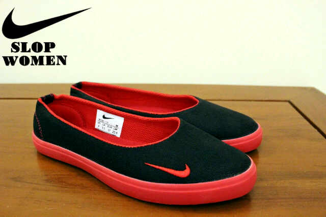 flexibleshoes's tweet photo. Nike Slop For Women Made in Vietnam, size 37 - 40 Rp.150.000 (Belum termasuk ongkir) https://t.co/p1t9d3fO7b