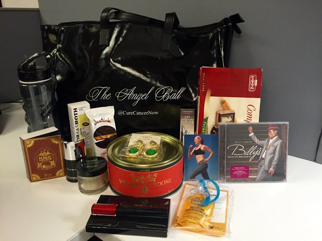 MagicFeelGood's tweet photo. Can you spot #MagicFeelGood? This was the amazing favor bag from #AngelBall2015 benefiting @CureCancerNow https://t.co/vchoBNT1ST