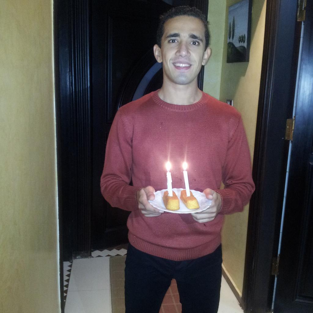 M_Qandiil's tweet photo. وانا بحتفل ب عيد ميلادى 😂
#2_Nov
#today_my_birthday https://t.co/dFM3kyghVQ