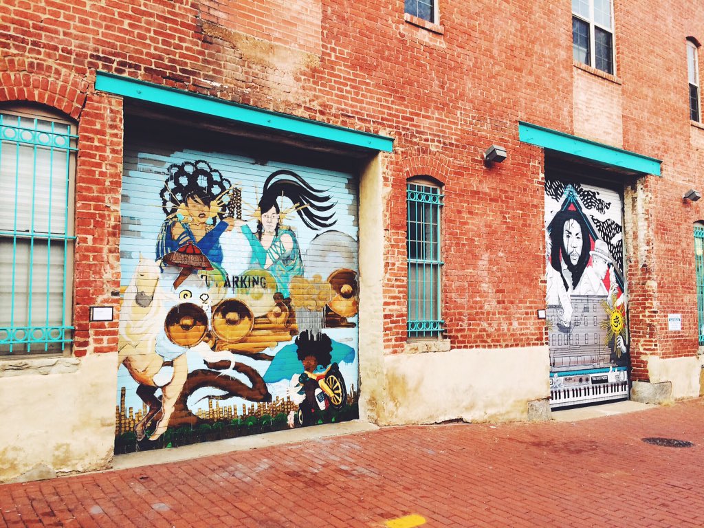 DC_Murals's tweet photo. Two more #blagdenalley murals by Rozeal Brown and Cita Sadeli CHELOVE // #DCMurals + #dcalleymuseum https://t.co/VwRmOGdKWA