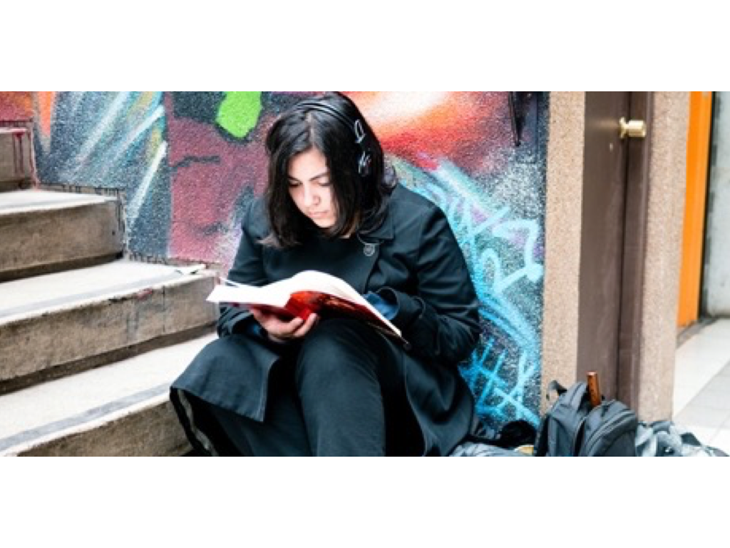 edutopia's tweet photo. How one teacher seamlessly blends game-based learning and literature: https://t.co/5vigadmsy1. #hschat https://t.co/NLWmgEtdrn