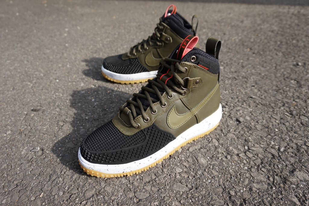SneaksKicksMag's tweet photo. NIKE LUNAR AIR FORCE 1 DUCKBOOT  https://t.co/Qd7VQsBXKX Via @SneaksKicksMag https://t.co/BRNIHy4CRQ