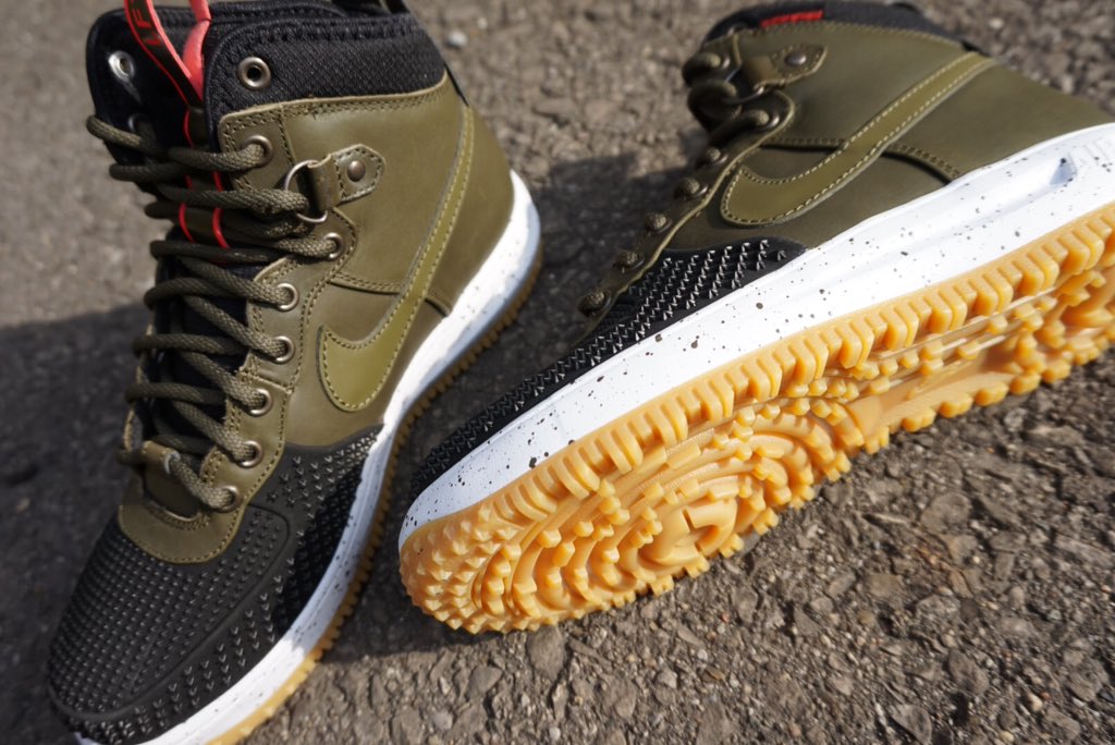 SneaksKicksMag's tweet photo. NIKE LUNAR AIR FORCE 1 DUCKBOOT  https://t.co/Qd7VQsBXKX Via @SneaksKicksMag https://t.co/BRNIHy4CRQ