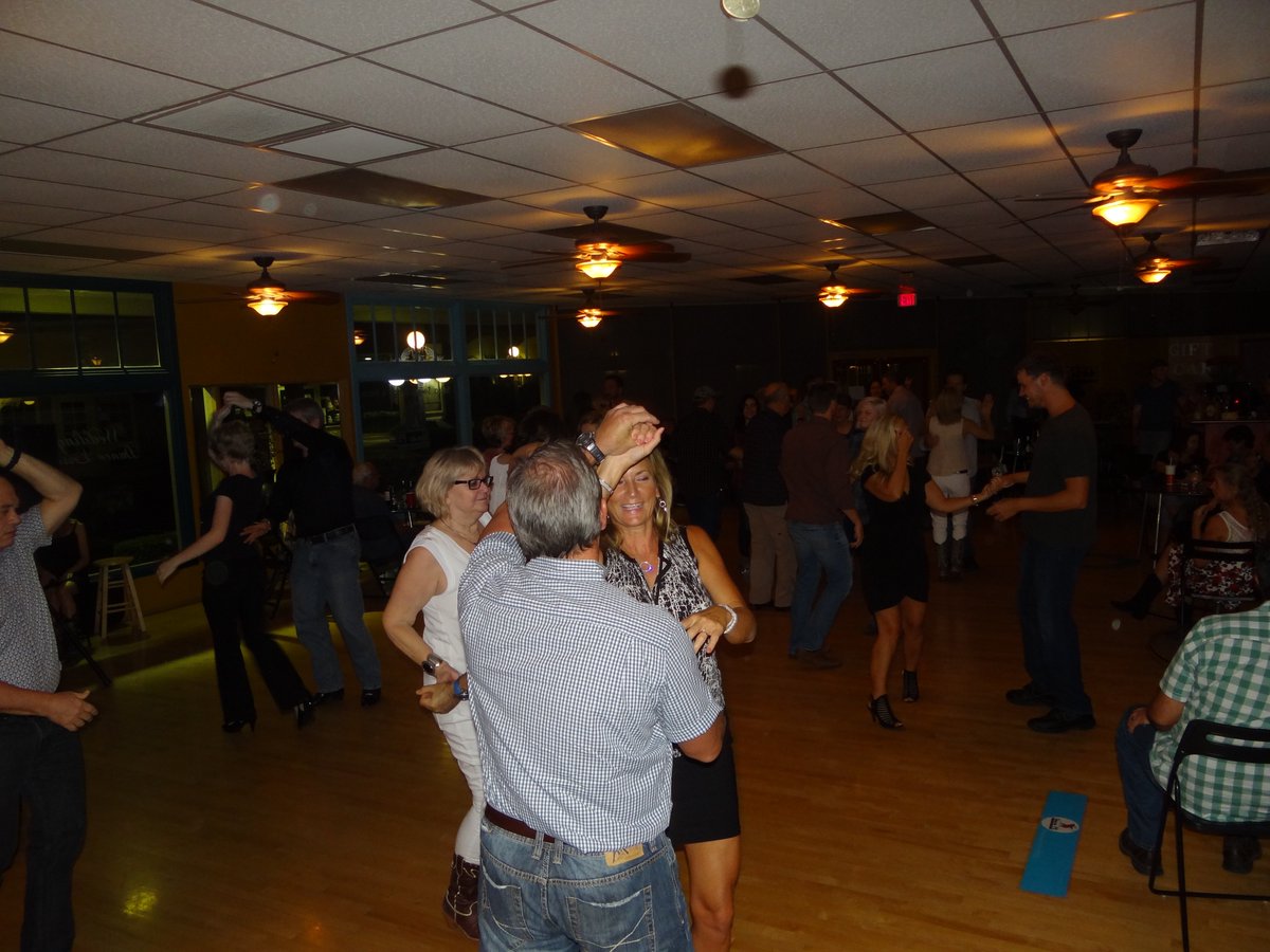 DanceFXStudios's tweet photo. Country dancing in Arizona is hot! hot! hot! #cowboyscandance #countrytwostep #countryswing
https://t.co/8FbROrdM1S https://t.co/Fvx6oe3lyB