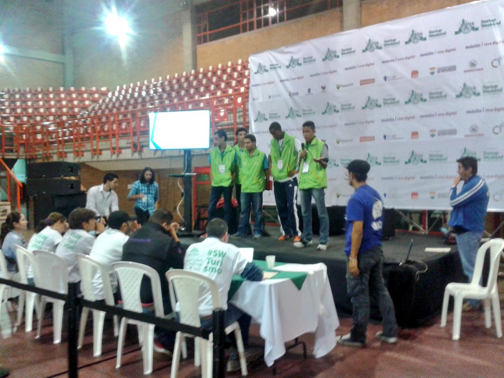 AlejoLupin's tweet photo. Los mas jovenes en el #SWTurismo. Espero continuar acompañandolos :D @GobAntioquia @AntioquiaD @Antioquiajoven https://t.co/R8NN20D6Wk