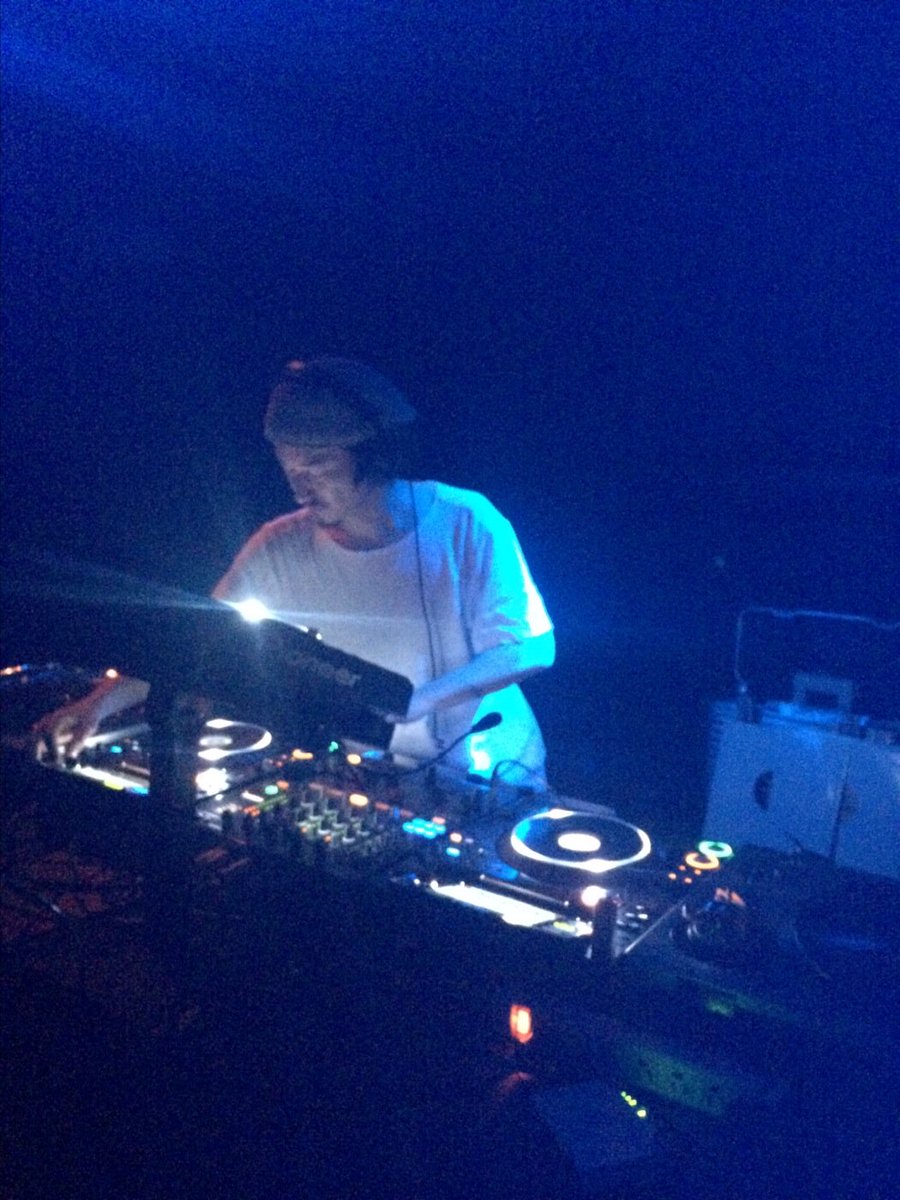 WAAKOO77's tweet photo. good music🎵  #holic #djtomokitamura https://t.co/ciQmcouuHY