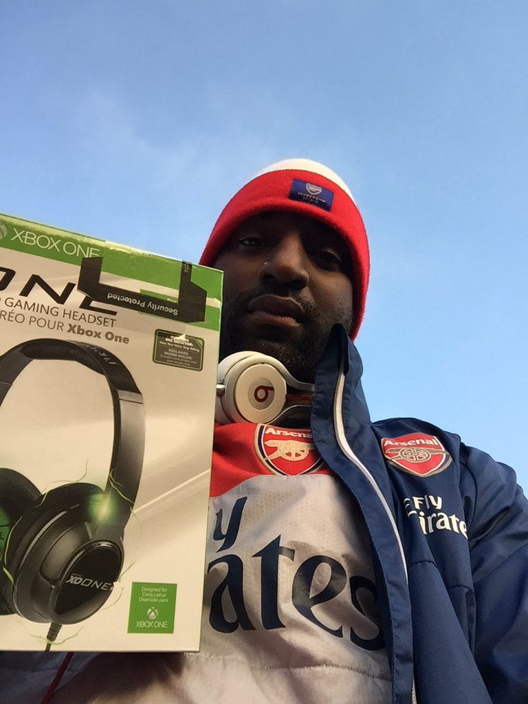 marzipangayle's tweet photo. @turtlebeach @Sirnario_HMSD #hmsd #hmsdaily no choice but to upgrade...standard headphones died :( https://t.co/nAKI4w0xda