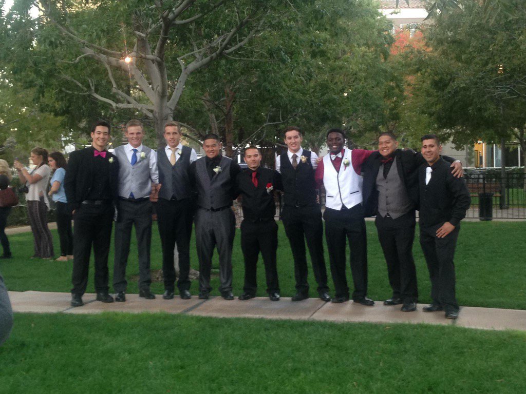Sillyalyssa's tweet photo. Homecoming ❤️ https://t.co/yMpx8fuMYZ