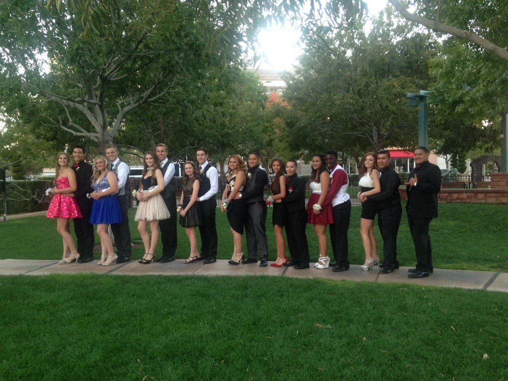 Sillyalyssa's tweet photo. Homecoming ❤️ https://t.co/yMpx8fuMYZ