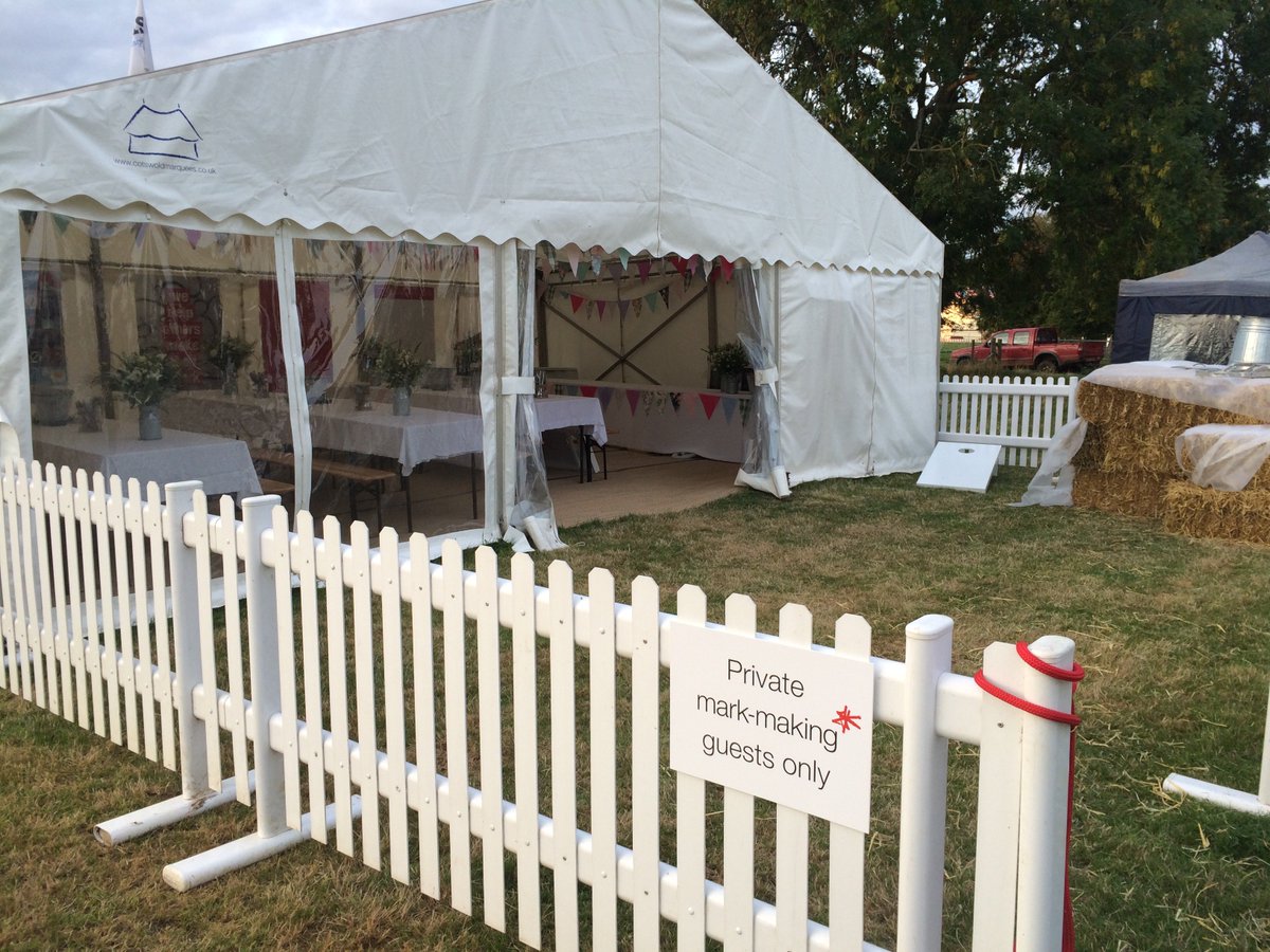 markmaking1995's tweet photo. We've finally gathered up the snaps from our #mm20th outing to the @MoretonShow https://t.co/eFYNsfs6gi enjoy! https://t.co/N6h12pO25V