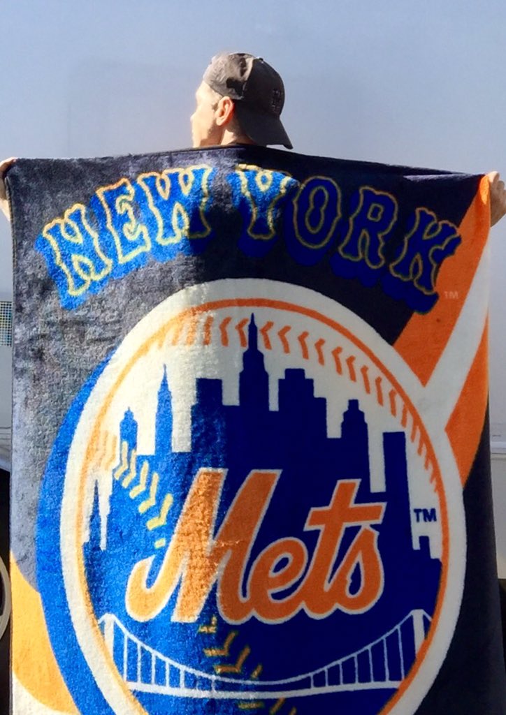 JonSeda's tweet photo. Wish it was us but congrats to the @Royals &amp; thank you @mets for a great season &amp; for making us proud! #WorldSeries https://t.co/7nis3Jj5OP