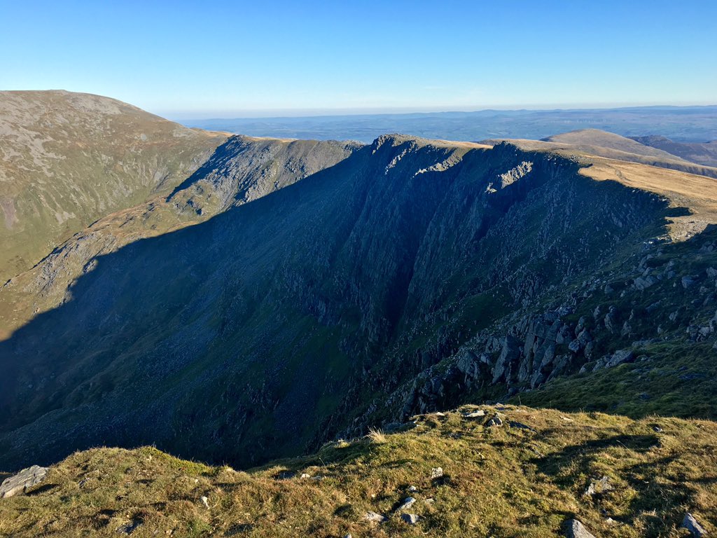 trekkingskills's tweet photo. A big loop of the #carnedd summits today in glorious #Snowdonia sunshine @WardenEryri @Dan_Lane_Photos https://t.co/8SXkFJo97w