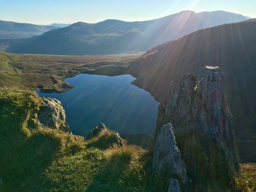 trekkingskills's tweet photo. A big loop of the #carnedd summits today in glorious #Snowdonia sunshine @WardenEryri @Dan_Lane_Photos https://t.co/8SXkFJo97w