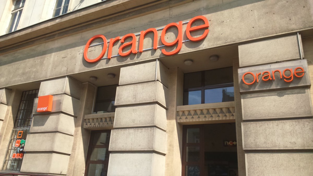 Tomorrow along with <a href="/sansan33000/">sandrine longuet</a> and Michal, discover another part of #PlanetOrange #S02E06 #StayTuned