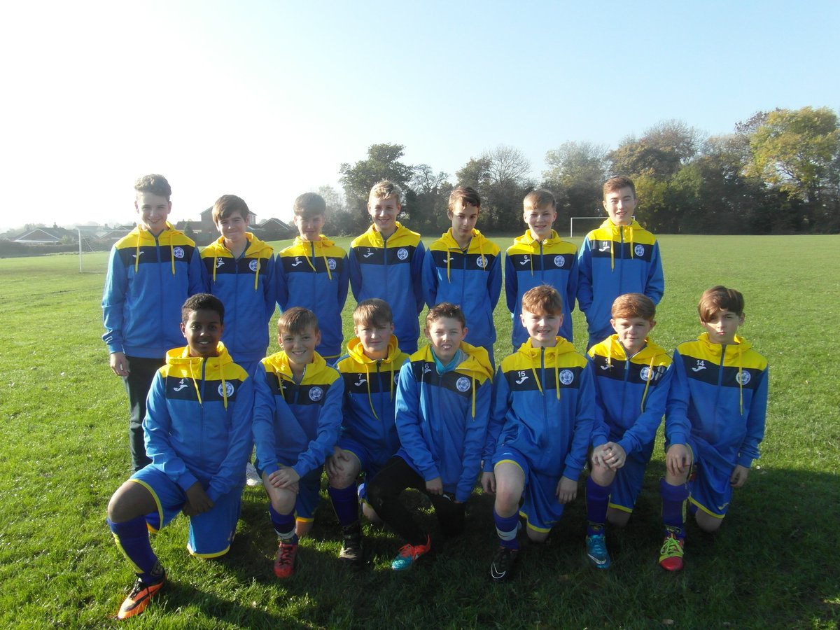 DiamondDiesels's tweet photo. Garforth Villa Under 14's from @GarforthJFL in new kit sponsored by Diamond Diesels UK Ltd https://t.co/MFC4RiBvan
