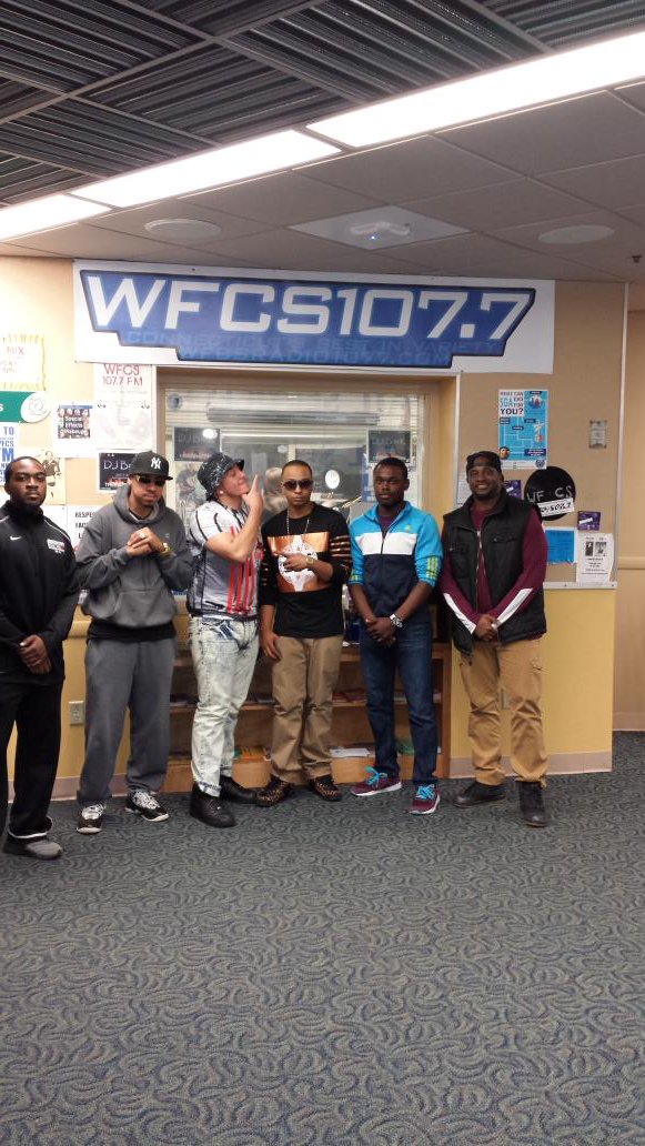 CTSUPDATESHOW's tweet photo. @IAmRomeRiley With @DjRickFlair 107.7 Radio Crew #CCSU UNIVERSITY CAMPUS #YoungMeech #YoungObama #CashBoyCampaign https://t.co/JOPDn9p3mL