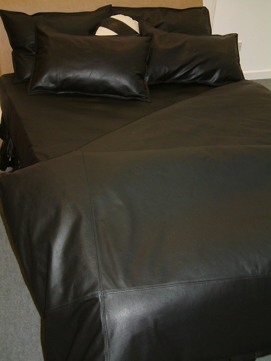 Between the Sheets tweet media