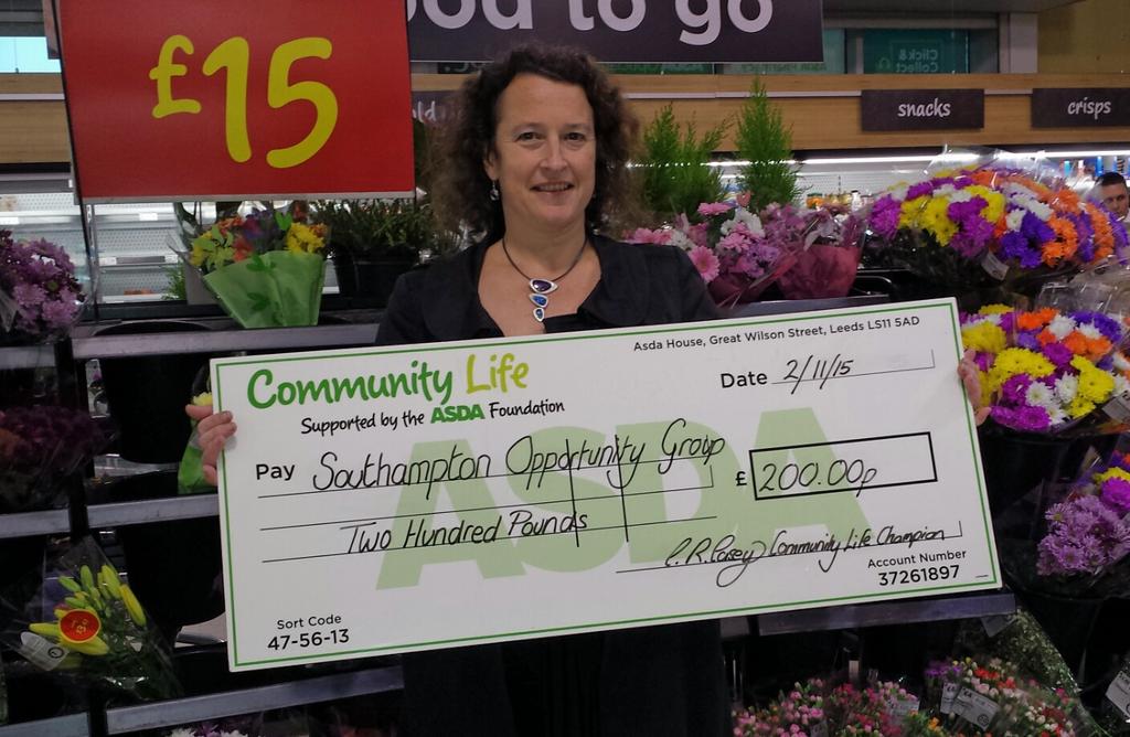 Carolyn Allen from the Southampton Opportunity Group, winners of our #greentokenvote &amp; her £200 cheque #asdaclc