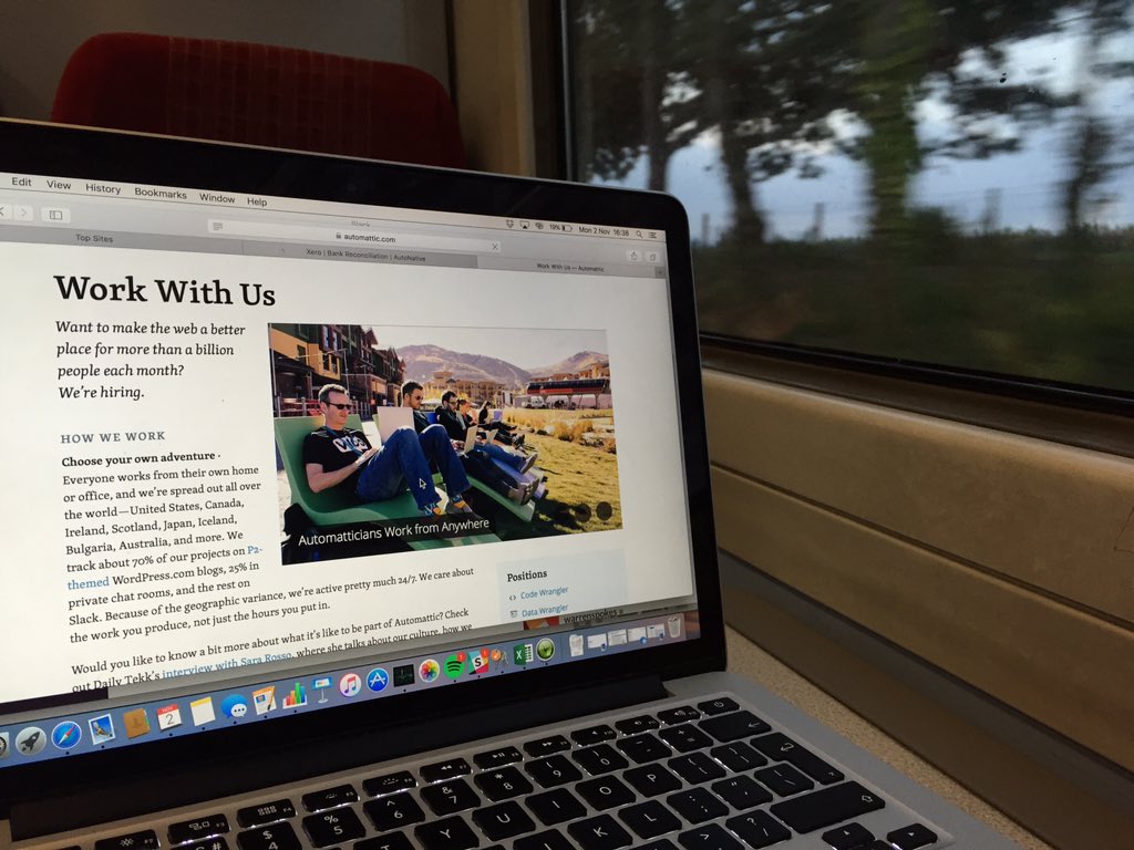 marinapape's tweet photo. This afternoon's office 🚊#wooworkspaces @automattic https://t.co/1qEwTJCOhb