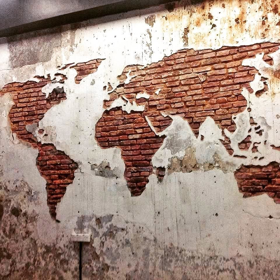 karoline_ross's tweet photo. Who wants this on their wall?

#wanderlust #travel #fernweh #streetart #hippie #travelography #instatravel #travelo… https://t.co/8sB2w7wxa5