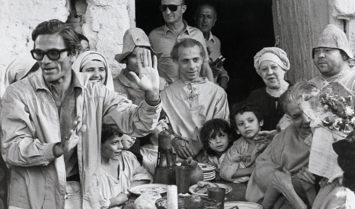 RaiNews's tweet image. #Pasolini40 "Vedo gli oggetti come miracolosi". Speciale Rainews ow.ly/U8p4w