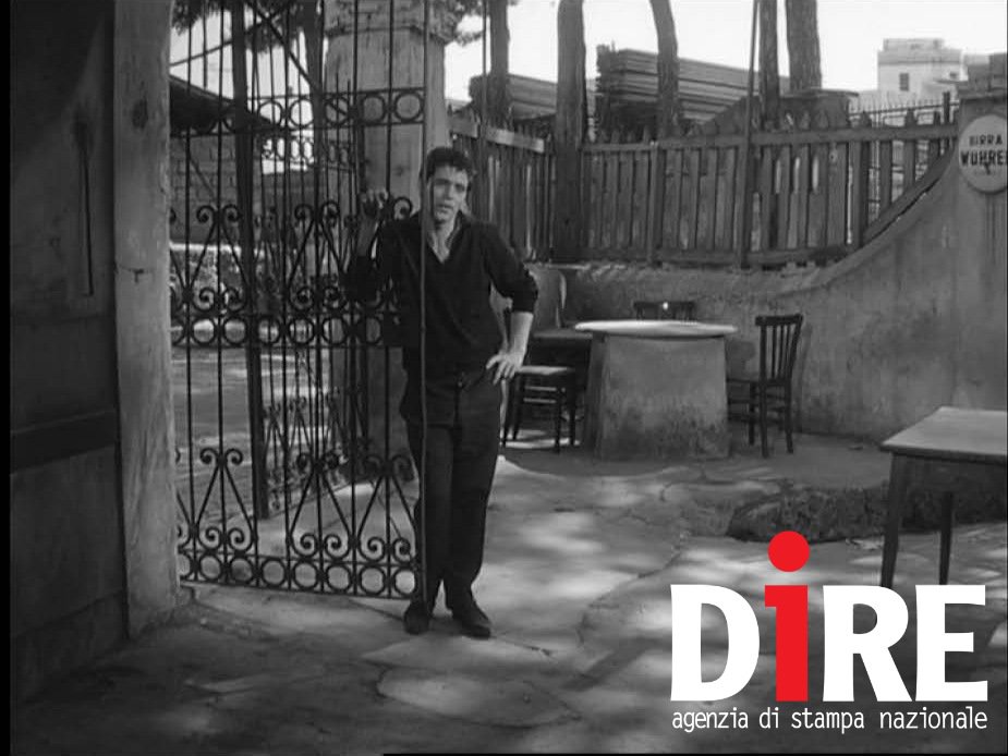 direpuntoit's tweet photo. Le borgate di #Roma nei #film di #Pasolini. Da ieri a oggi, ecco come sono cambiate - FOTO https://t.co/g0UpI0Guf3 https://t.co/m1VACpIGxP