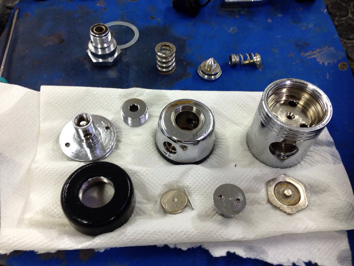 Esta tarde comienza nuestro Taller de Mantenimiento de Equipos de Buceo. Apúntate en madrid@zoea.com