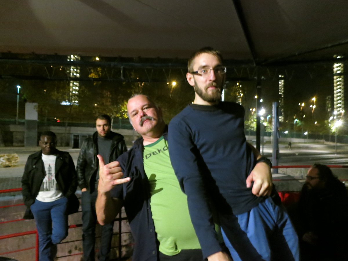 Anoage's tweet photo. .@bigezy_ The president showing his big heart for the organizers ;) #HES2015 https://t.co/qS13NR7TaH