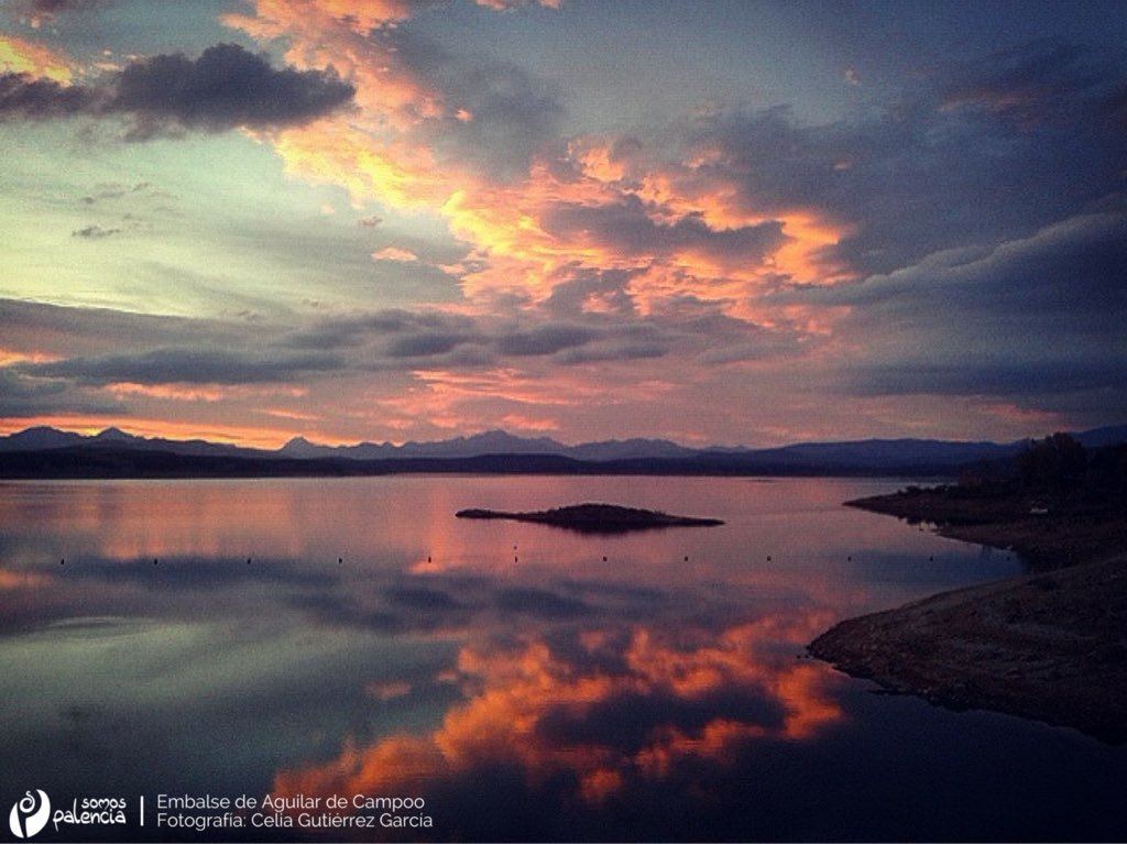 SomosPalencia's tweet photo. Simplemente maravilloso. Atardecer en el embalse de Aguilar de Campoo #Palencia 
Fotografía: Celia Gutierrez https://t.co/I705fitiws