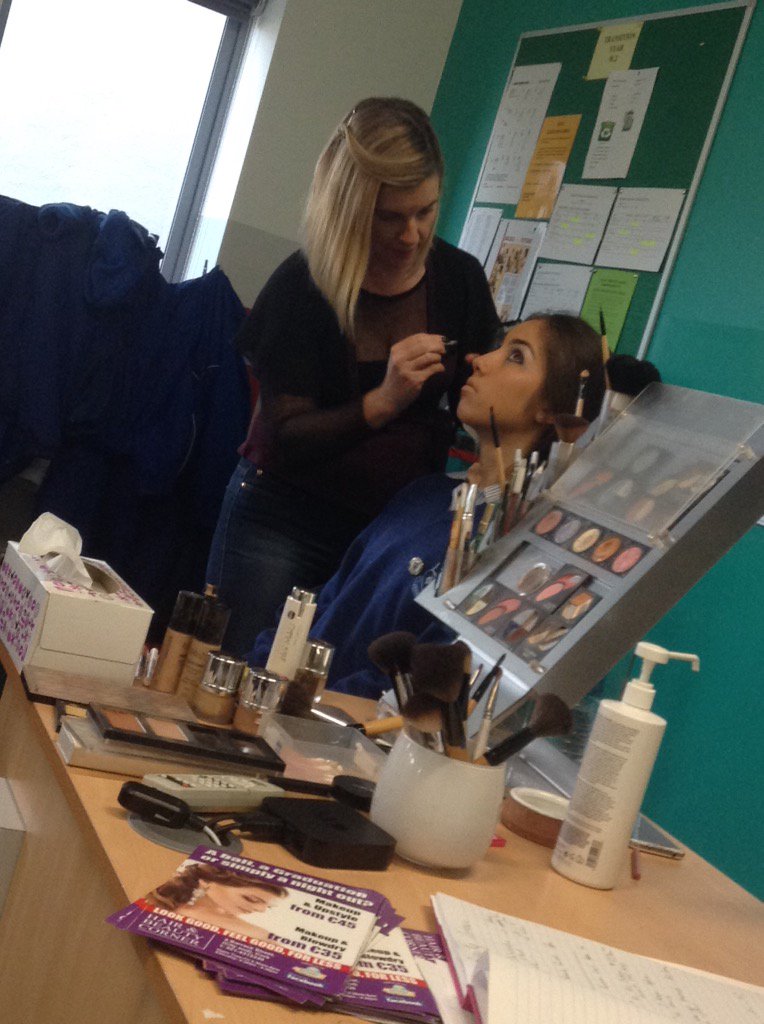 runway_rewind's tweet photo. Thanks you Deirdre from Hair&amp;Beauty Corner for coming in and giving us make up tips for #RunwayRewind !!!! 👗💋💄 https://t.co/vFSJy9Le9w