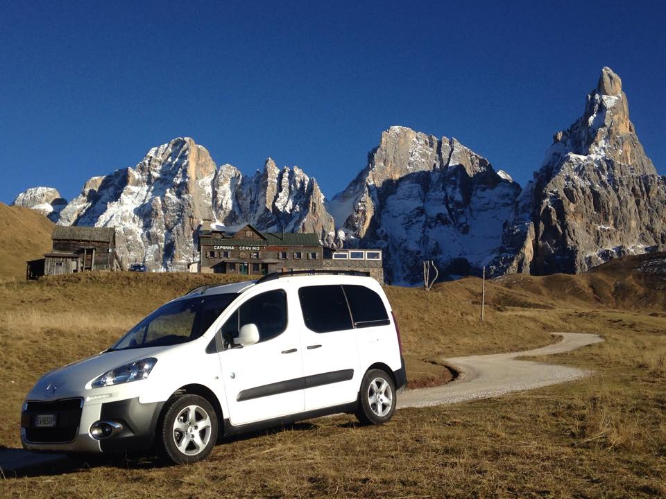 Il nostro fan Francesco ci ha inviato questo bellissimo scatto direttamente dalle Dolomiti! Grazie! #peugeotitalia