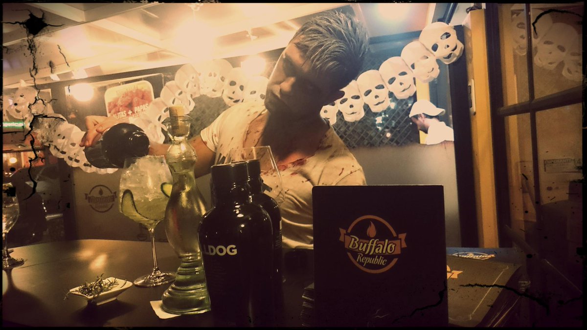 BuffaloRep's tweet photo. #Halloween #halloween2015 #Manizales @BuffaloRep #GHOST #walkingdead https://t.co/HxchFJ0Znd