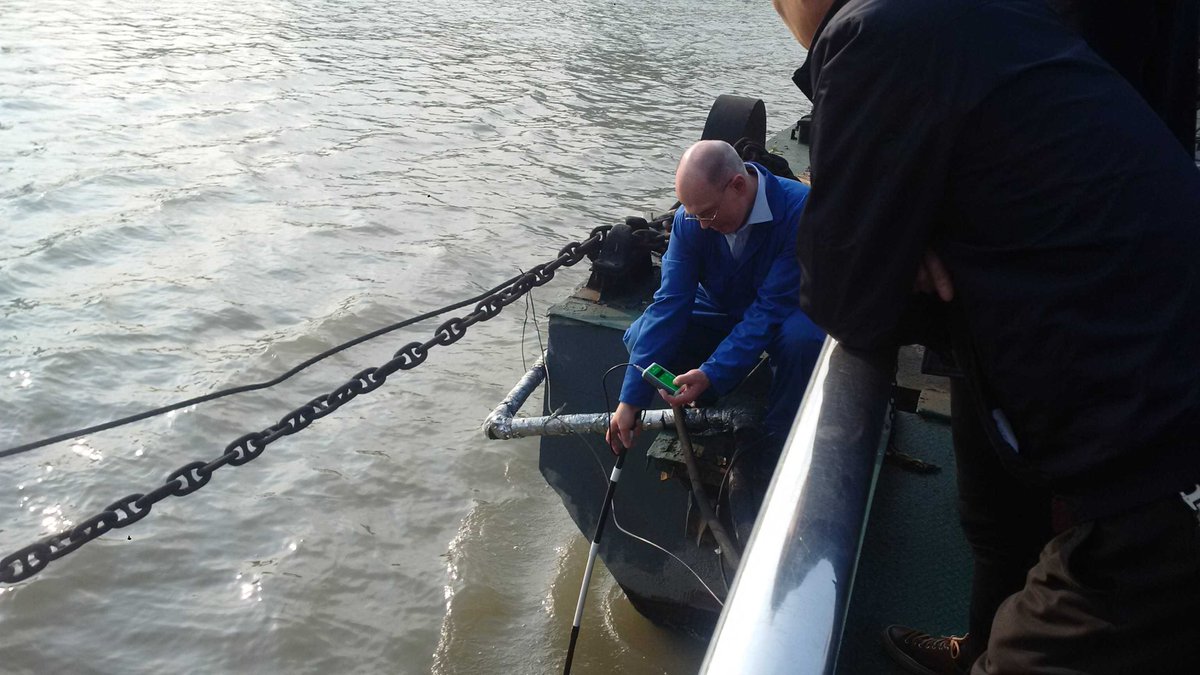 FernInnovation's tweet photo. @RiverPowerPod Taking flow readings in the Yangtze River in preparation for trials. https://t.co/idupS52dD5
