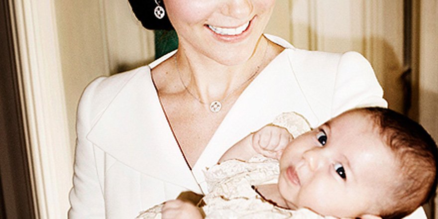 people's tweet photo. Princess Charlotte is 6 months old today! https://t.co/SyzvH4cIC5 https://t.co/RMCcv9QpX4