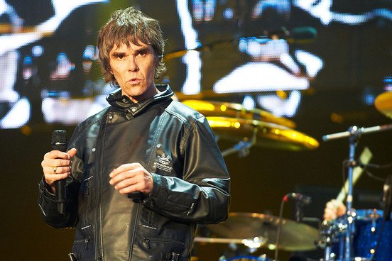 NME's tweet photo. Bookmakers cut odds on Stone Roses headlining Glastonbury amid announcement rumours https://t.co/iUJrt7SM76 https://t.co/UL5dgn9gSx