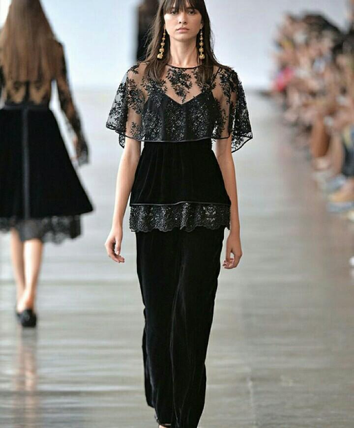 RubMagazine's tweet photo. @vilnamoreira #FashionRM #GlamoirRM #StyleRM #TuRevistaInteractiva https://t.co/oFBh2gQFNG