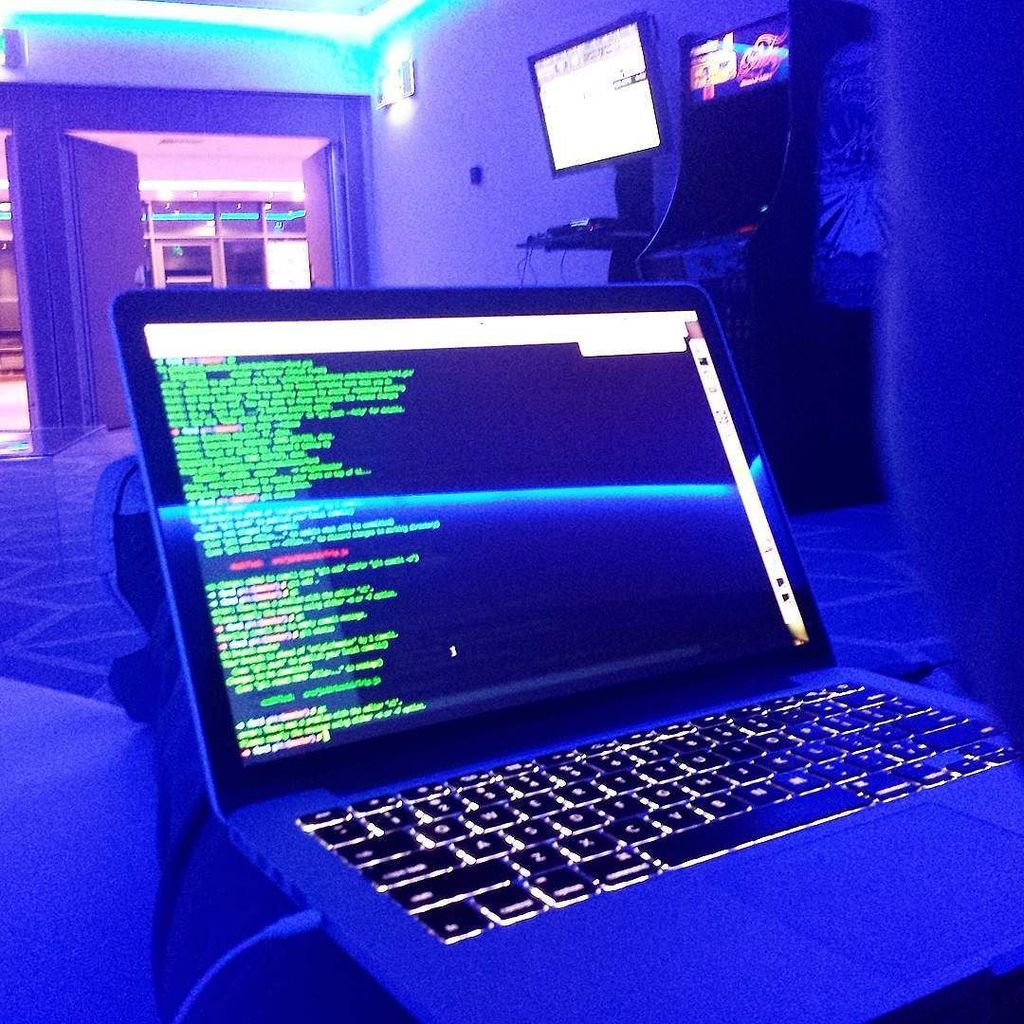 dspillere's tweet photo. #HyperCoding #nofilter #FordDev #ireland #Dublin #mobiledev #terminal #retina https://t.co/e2szcQbLuF https://t.co/BW8r8BsNnN